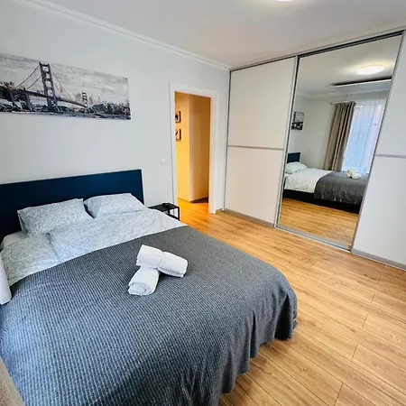 Downtown 1br With Parking アパート タリン